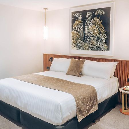 Risby Cove Boutique Hotel Strahan Bagian luar foto