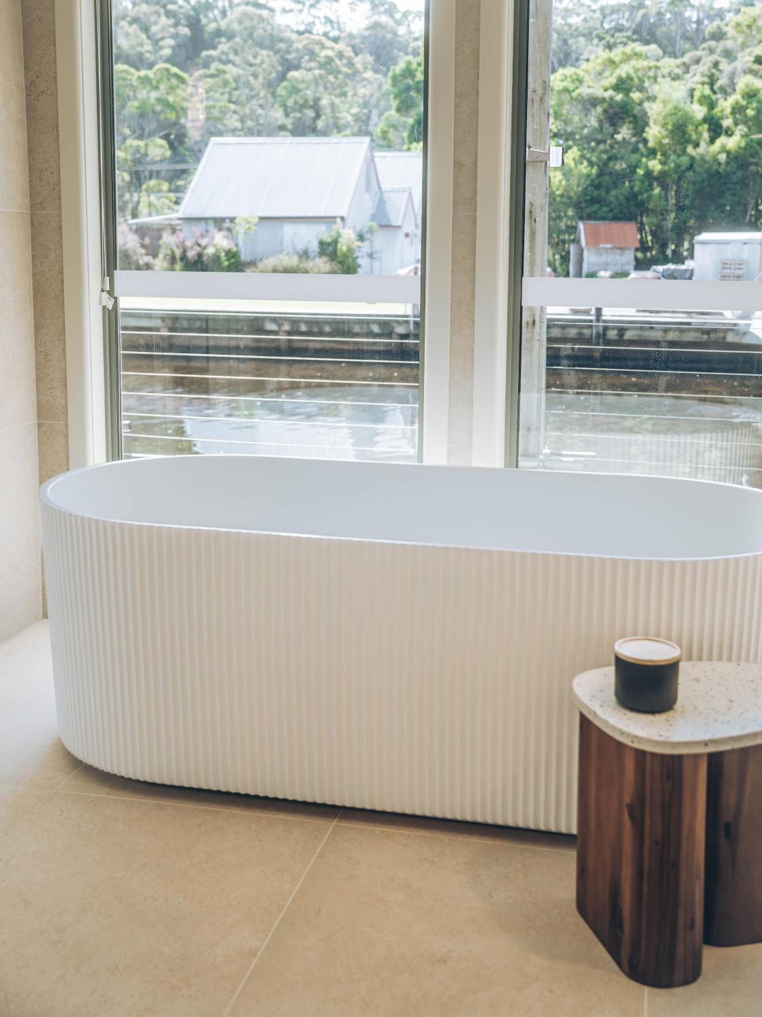 Risby Cove Boutique Hotel Strahan Bagian luar foto