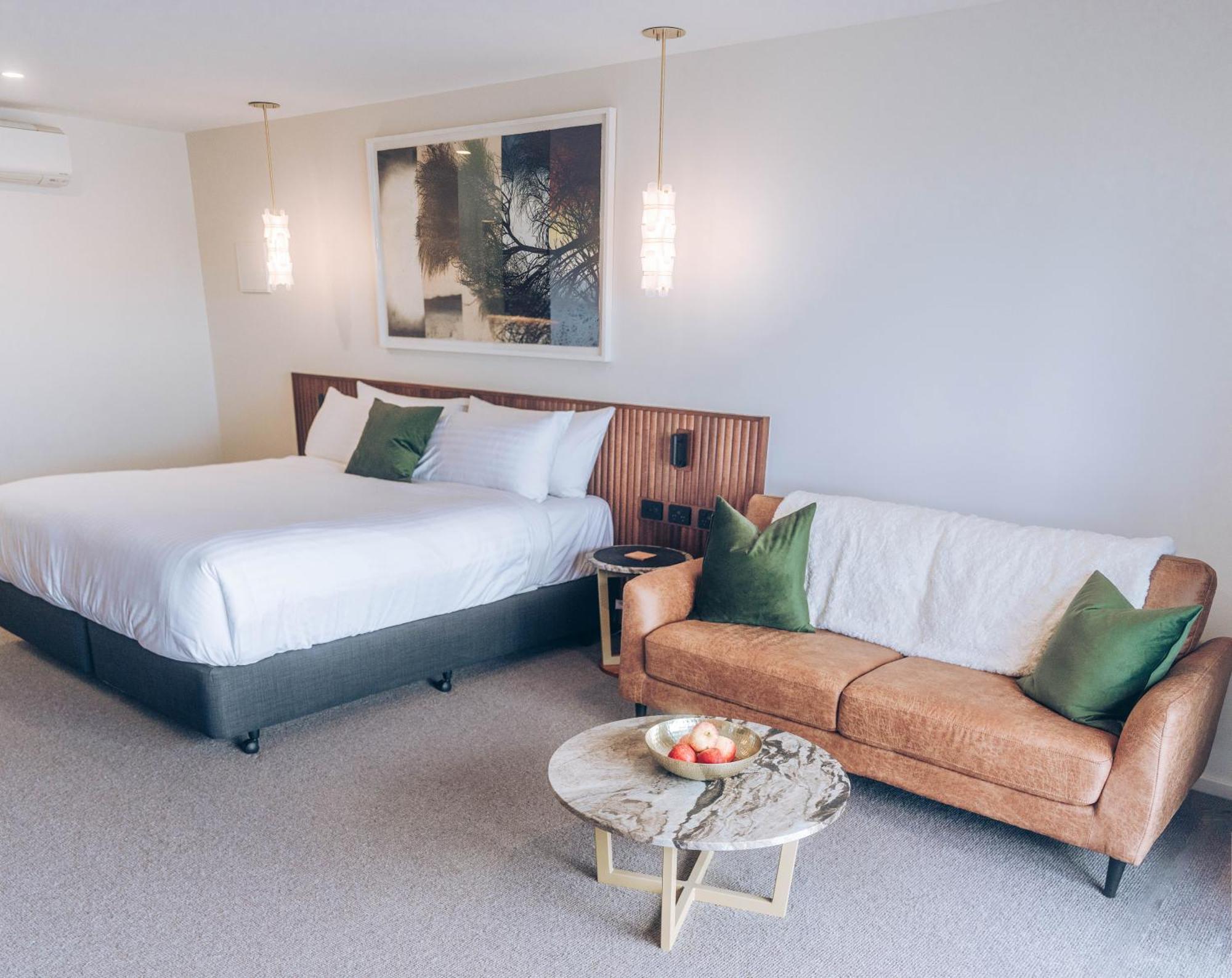 Risby Cove Boutique Hotel Strahan Bagian luar foto