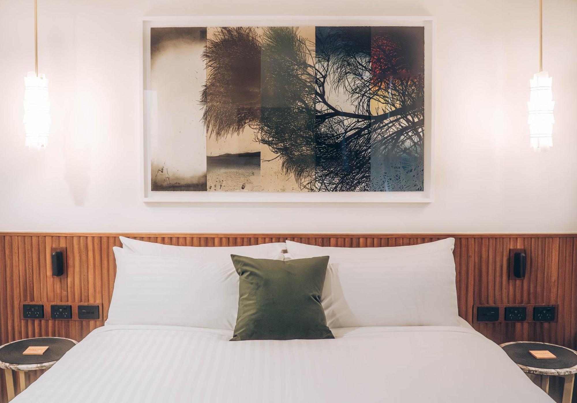 Risby Cove Boutique Hotel Strahan Bagian luar foto