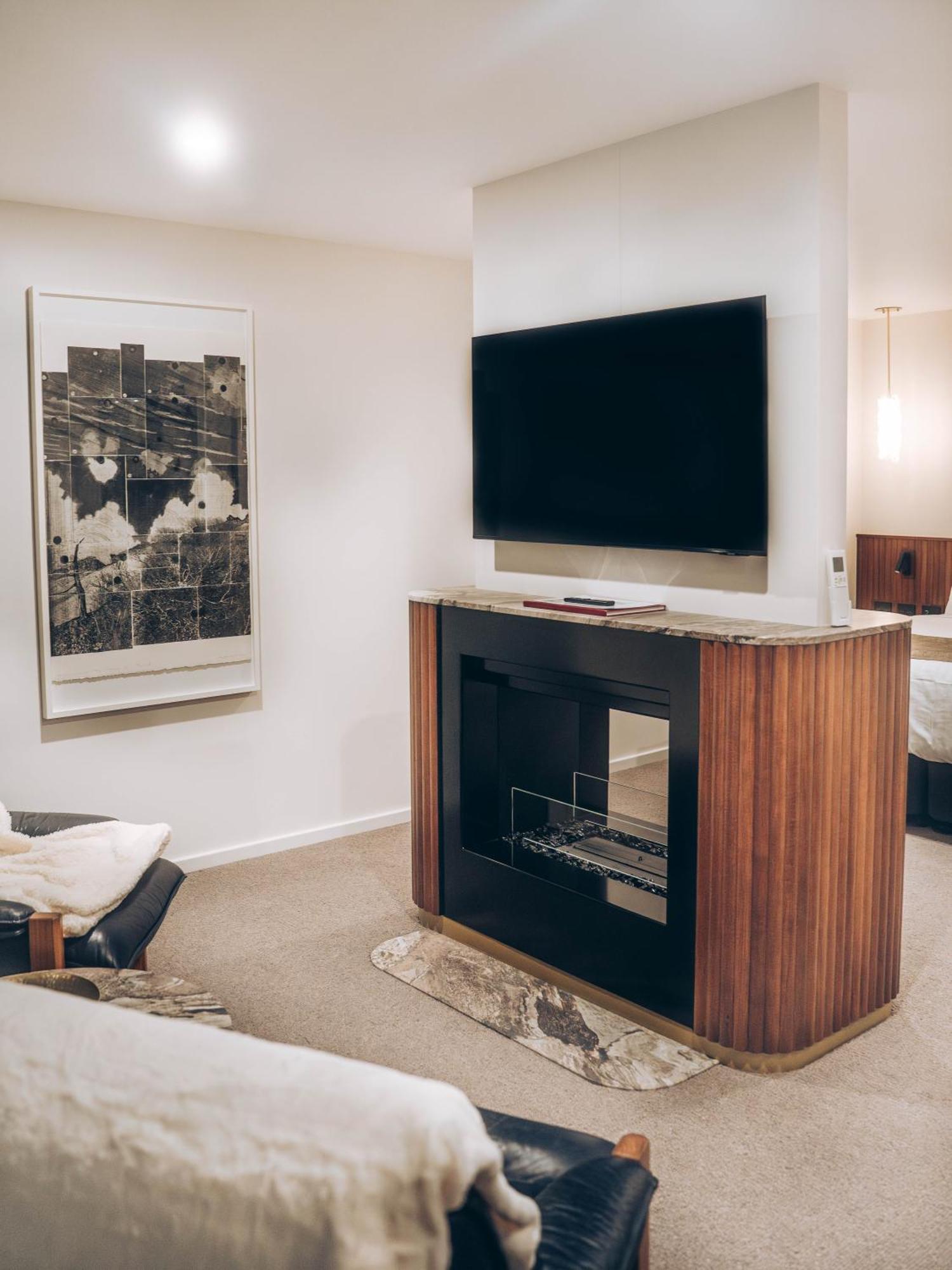 Risby Cove Boutique Hotel Strahan Bagian luar foto