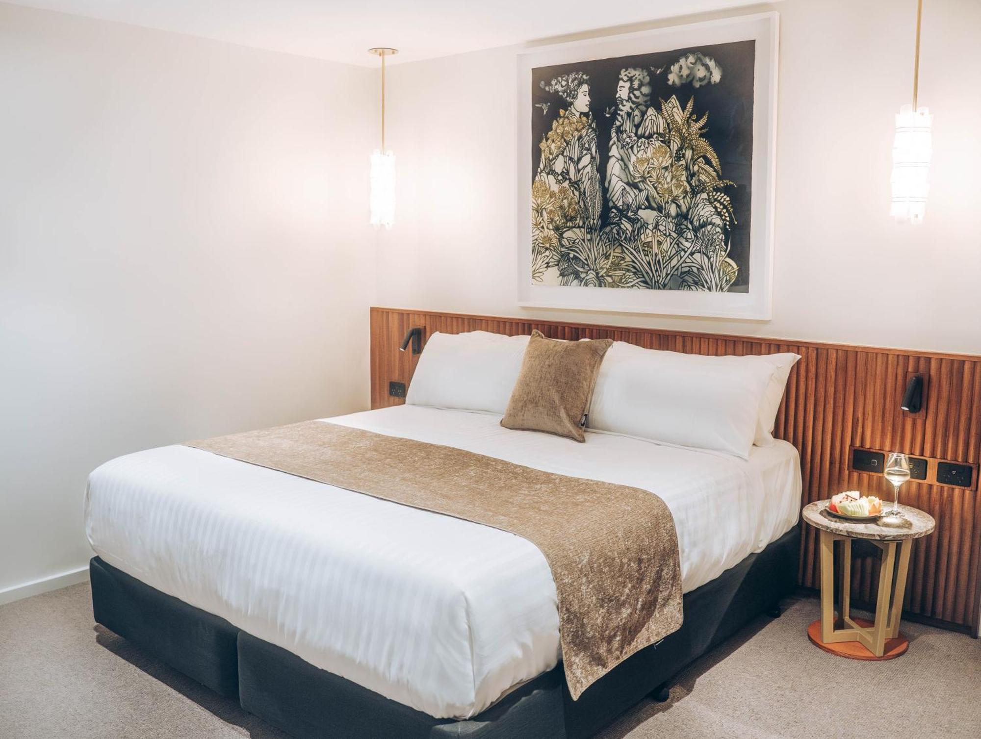 Risby Cove Boutique Hotel Strahan Bagian luar foto